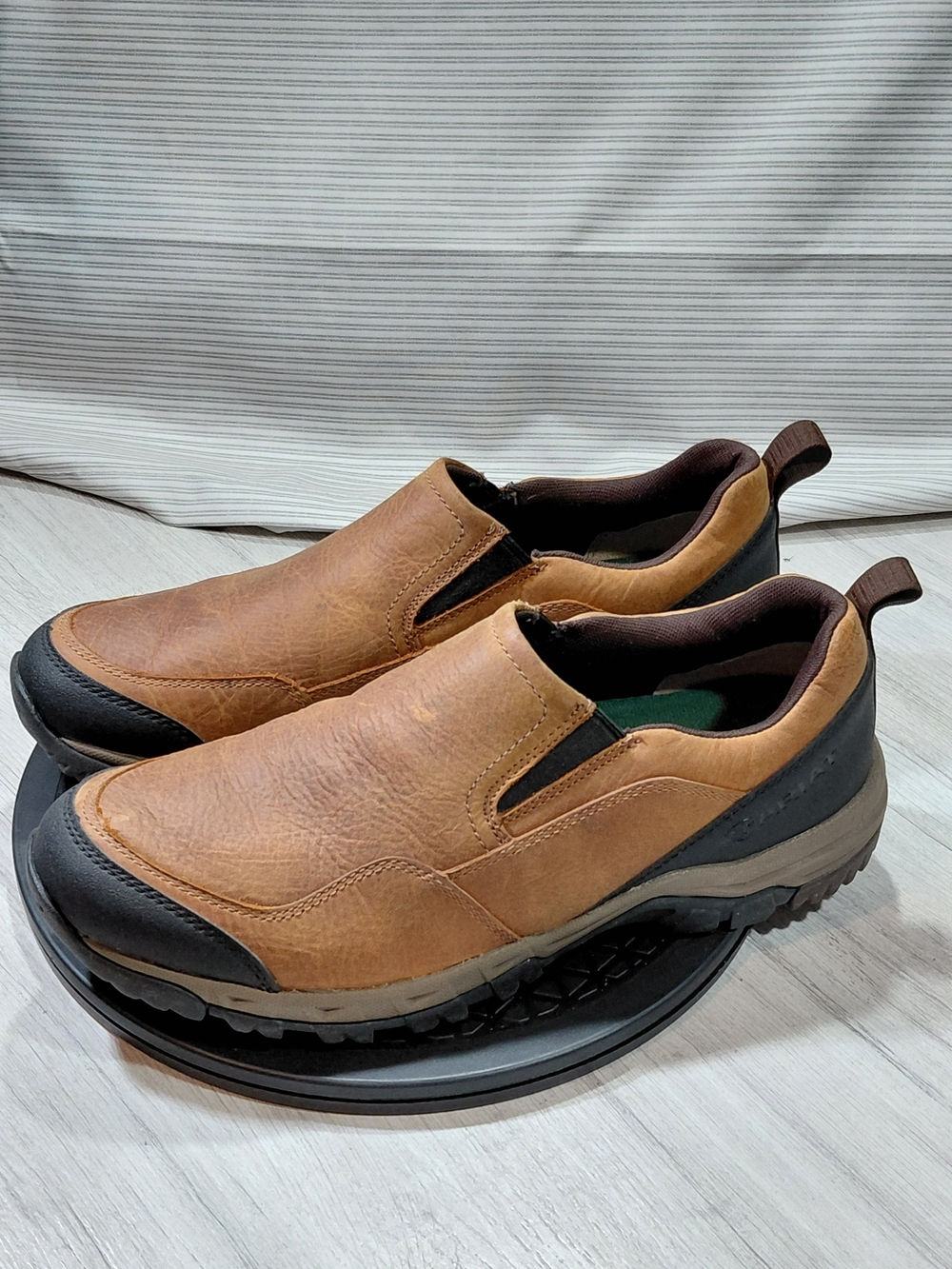 NEW Men's Ariat Hillsdale Moc Toe Slip-On Casual Premium Brown Leather Shoes M12